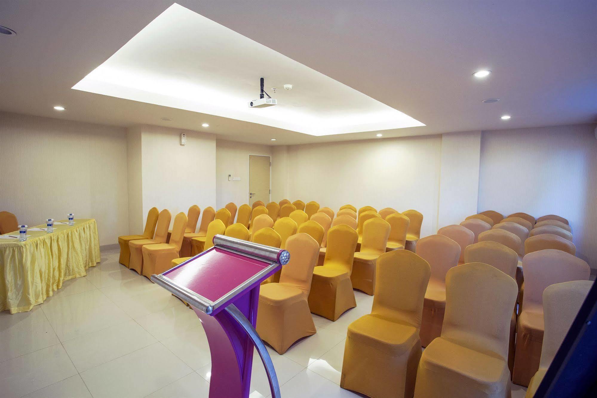 D'Primahotel Balikpapan Exterior photo